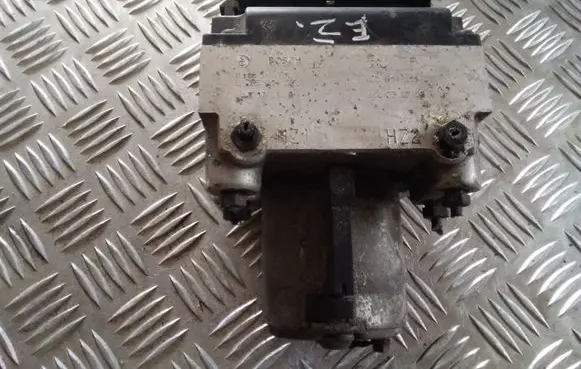 Audi A4 S4 B5 8D ABS Pump 0265214002 8D0614111