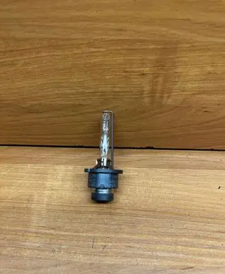 BMW 5 E39 Xenon bulb 66240 D2s D2s35w66240