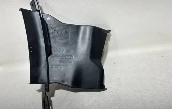 Audi A4 S4 B9 8W Intercooler air channel guide 8W0121763