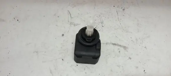 Headlight level adjustment motor