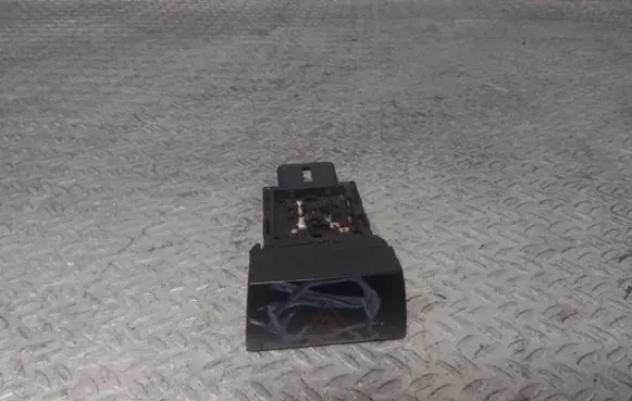 KIA Cerato Hazard light switch