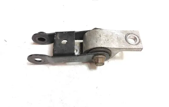 Volvo XC90 Engine mount bracket 30723914 30723915