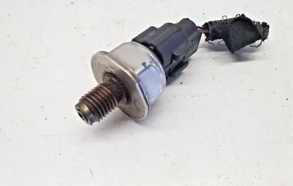 Fuel pressure sensor