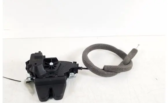 Mercedes-Benz CLS C218 X218 Loading door lock A2047500185