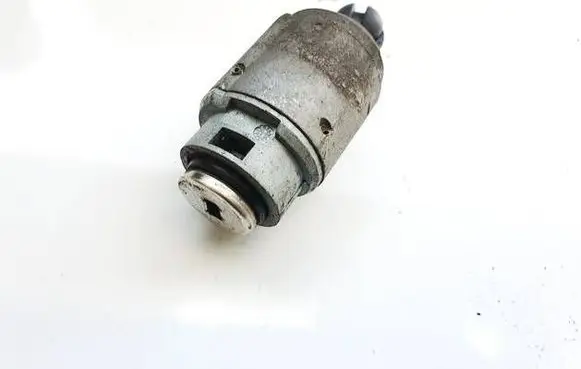 Ford Kuga I Tailgate exterior lock Q68BA