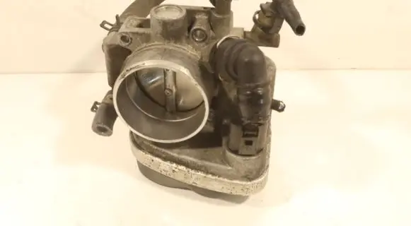 Chevrolet Cruze Throttle body valve 55562380
