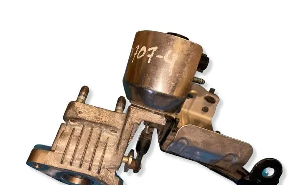 Hyundai Santa Fe EGR valve 14M26