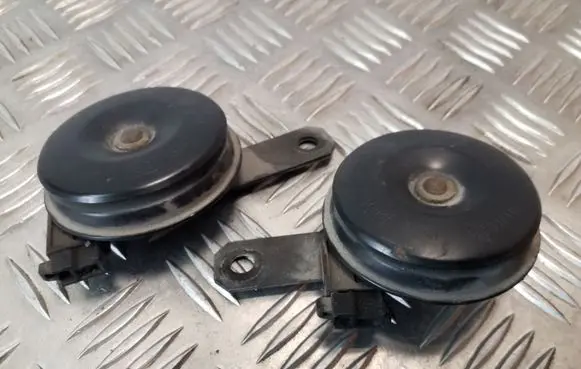 Subaru Legacy Horn signal E130030