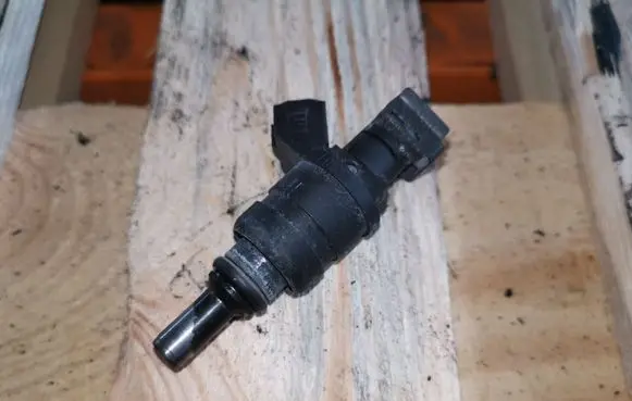 BMW 5 E39 Fuel injectors set 1427240