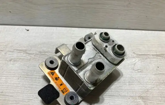 Ford Kuga III Engine oil radiator jx6t14a003ab