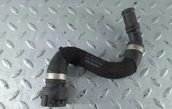 Audi A8 S8 D4 4H Engine coolant pipe/hose 4H0819334L