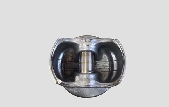 Volkswagen Golf V Piston 0000