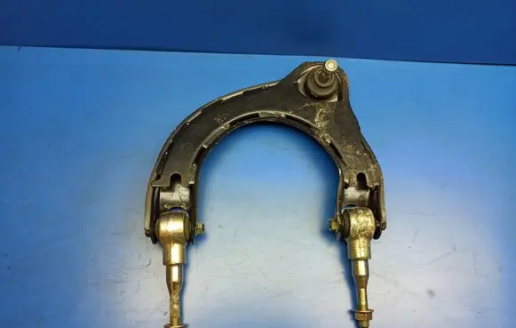 Mitsubishi Galant Front lower control arm/wishbone ADC48643 MB912505 BLUEPRINT