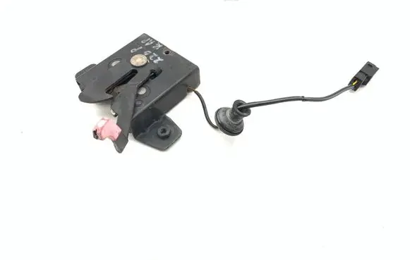 Porsche Boxster 986 Engine bonnet/hood lock/catch 99651105303