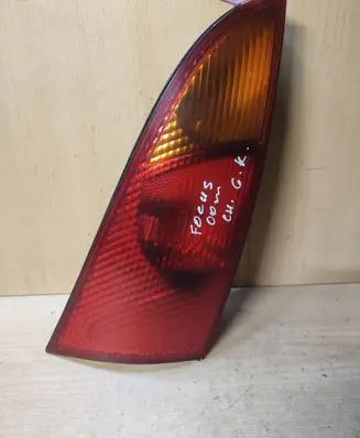 Ford Focus Rear/tail lights XS4113404A