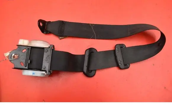 Mitsubishi Pajero Front seatbelt AD07078