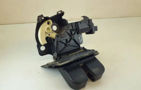 Tailgate/trunk/boot lock/catch/latch