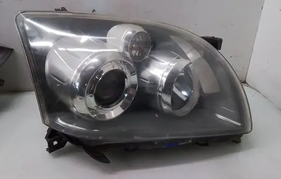 Toyota Avensis T250 Headlight/headlamp