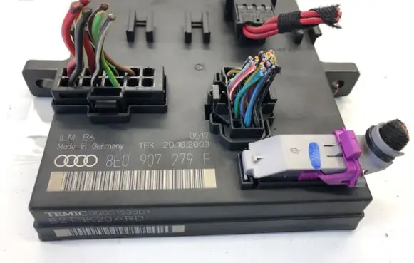 Audi A4 S4 B6 8E 8H Central body control module 8E0907279F