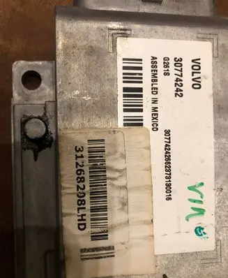 Volvo V70 Engine control unit/module 30774242 31268208HD
