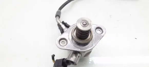 Hyundai i30 Fuel injection high pressure pump 35320-04200