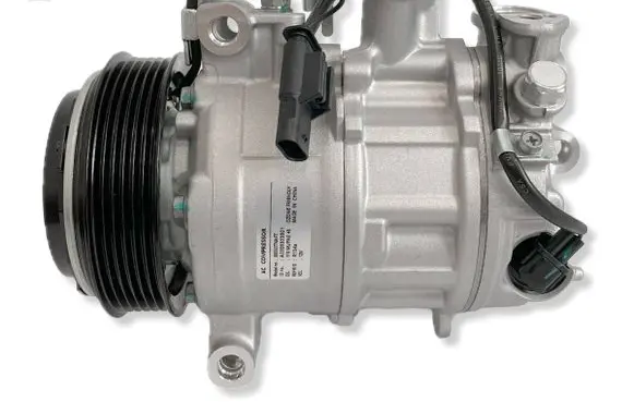 Mercedes-Benz C AMG W205 Air conditioning (A/C) compressor (pump) A0008304002