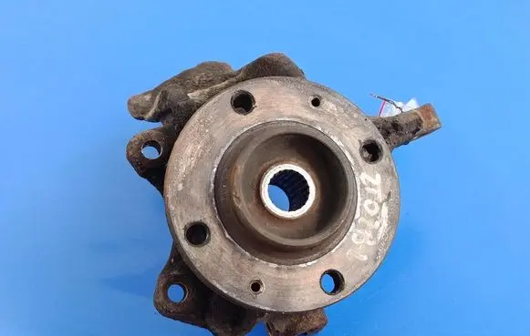 Front wheel hub spindle knuckle