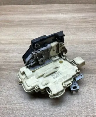 Volkswagen PASSAT B6 Rear door window regulator motor 3C4839015A
