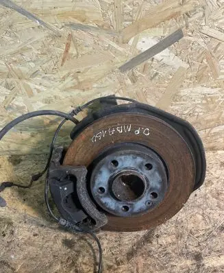Mercedes-Benz A W169 Front wheel hub spindle knuckle