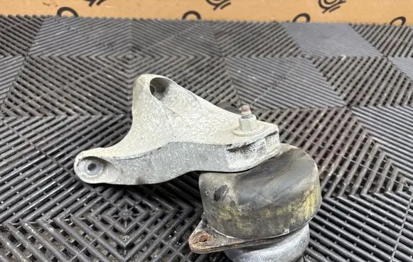 Ford Mustang VI Engine mount bracket FR3C6038FA