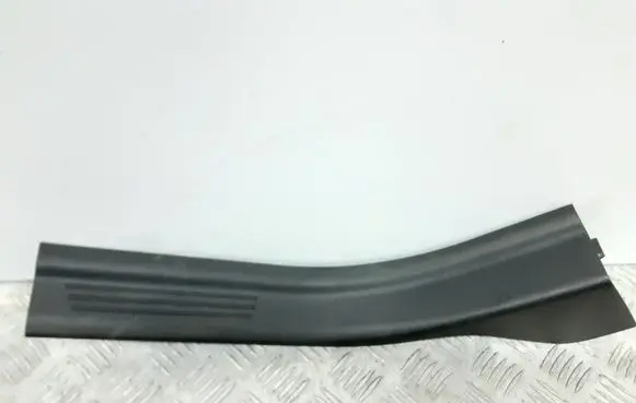 Volvo V50 Rear sill trim cover 8641787