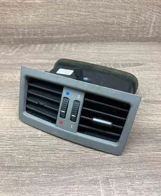 BMW 3 E90 E91 Rear air vent grill 7210644
