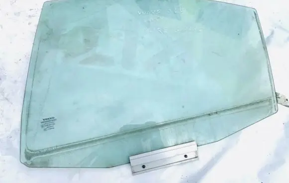 Volvo S60 Rear door window glass