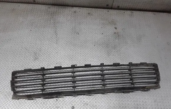 Toyota Auris 150 Front bumper lower grill