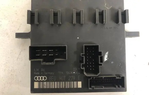 Audi A4 S4 B6 8E 8H Comfort/convenience module 8E0907279E
