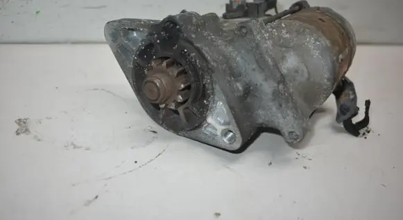 Toyota Yaris Starter motor 2810033050