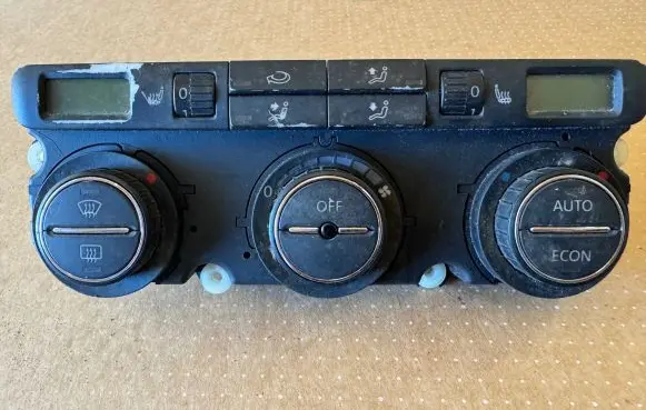 Volkswagen Golf V Climate control unit
