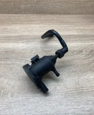 Mercedes-Benz CLS C218 X218 Turbo solenoid valve A0014760532