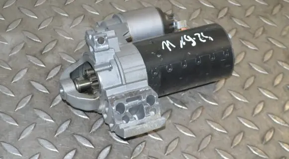 BMW 7 G11 G12 Starter motor 8589891
