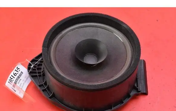 Opel Zafira C Subwoofer speaker 