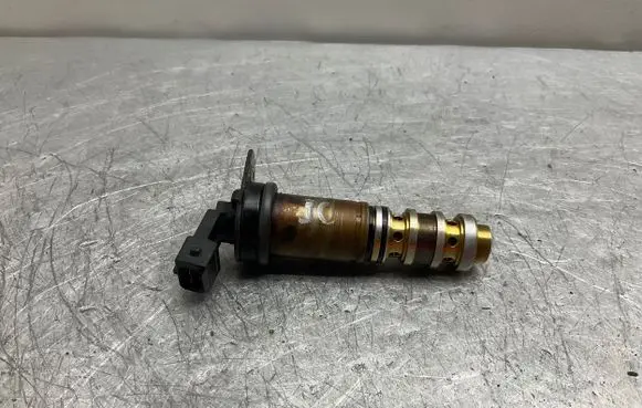 BMW X5 E70 Camshaft vanos timing valve 7561265 13150943