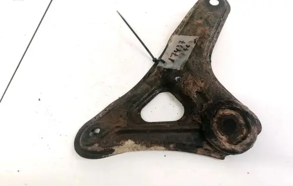 Toyota Avensis T250 Engine mounting bracket