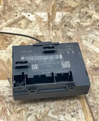 Volkswagen PASSAT B8 Door control unit/module 5Q0959595E 5Q0959595B
