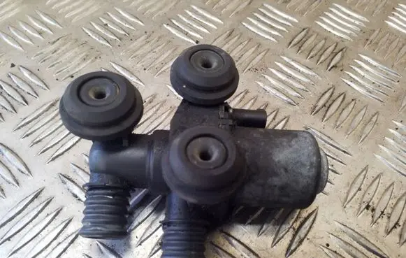 BMW 3 E46 Coolant heater control valve 8369805 1147412144