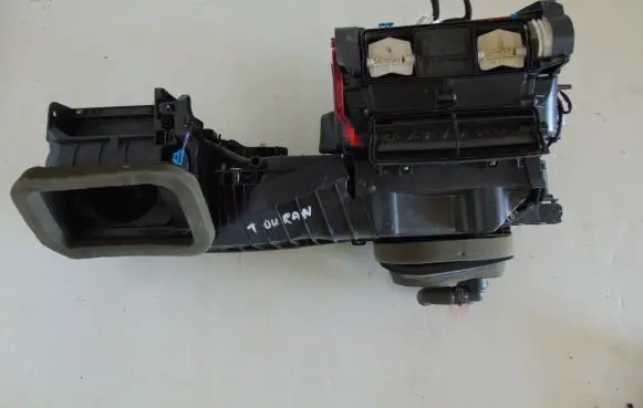 Volkswagen Touran I Interior heater climate box assembly 