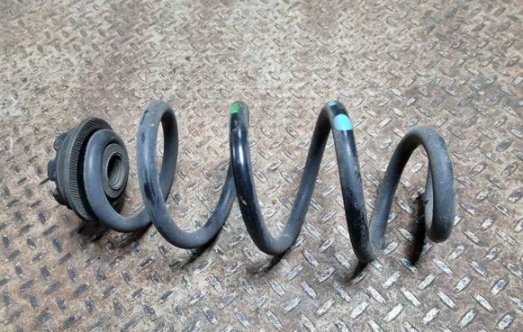 Nissan X-Trail T32 Rear coil spring