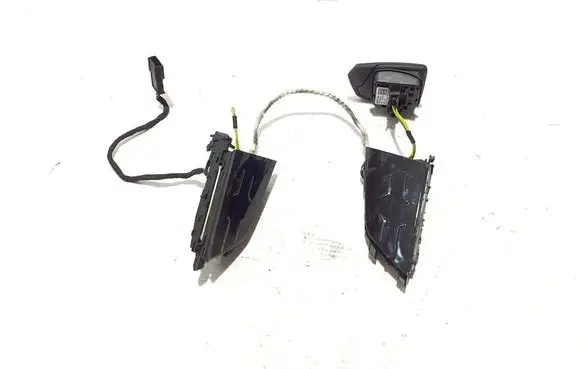 Steering wheel buttons/switches