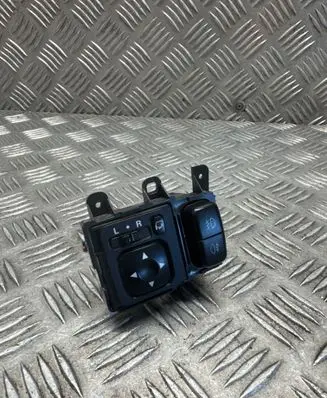 Mitsubishi Shogun Wing mirror switch 183569