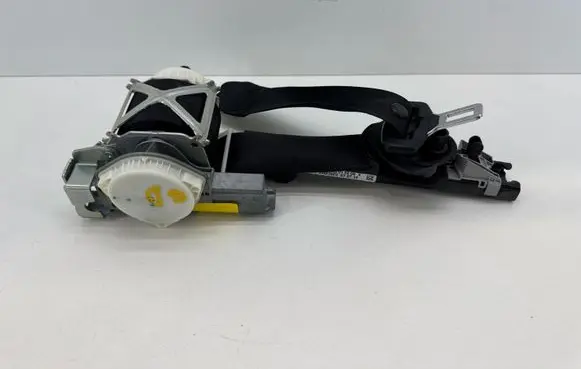 Mercedes-Benz E W212 Rear seatbelt A2128600188