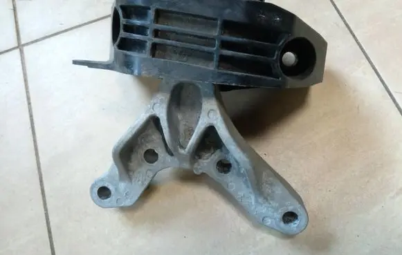 Opel Mokka B Engine mount bracket 243248 NE68306